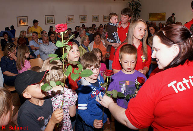Die Rosenzeremonie zu Ehren der Mütter